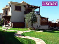 Villa Queen