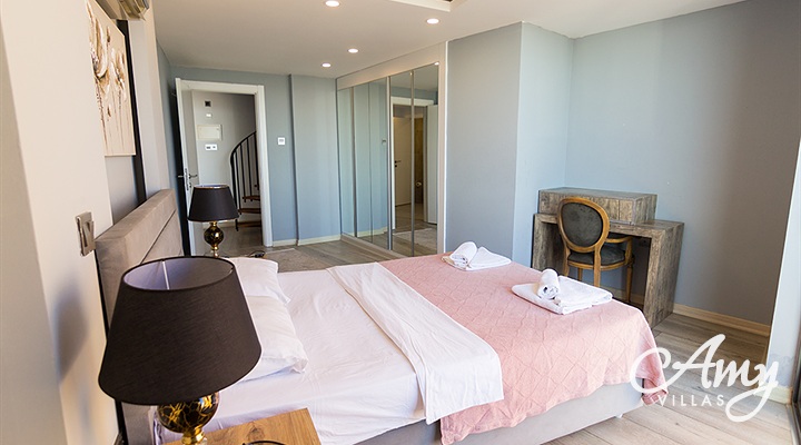 Penthouse Elegance - Kyrenia, North Cyprus