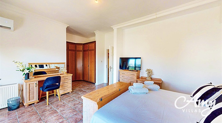 Villa Oak Lodge - Lapta, North Cyprus